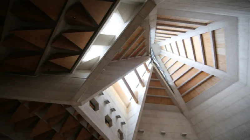 Top Wood Beam Ceiling Ideas to Elevate Your Round Barn Home